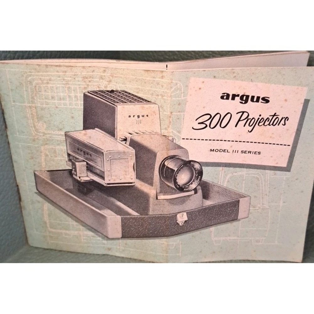 Vintage Argus 300 Projector Model lll Series with Manual in Original Box - Picture 7 of 8